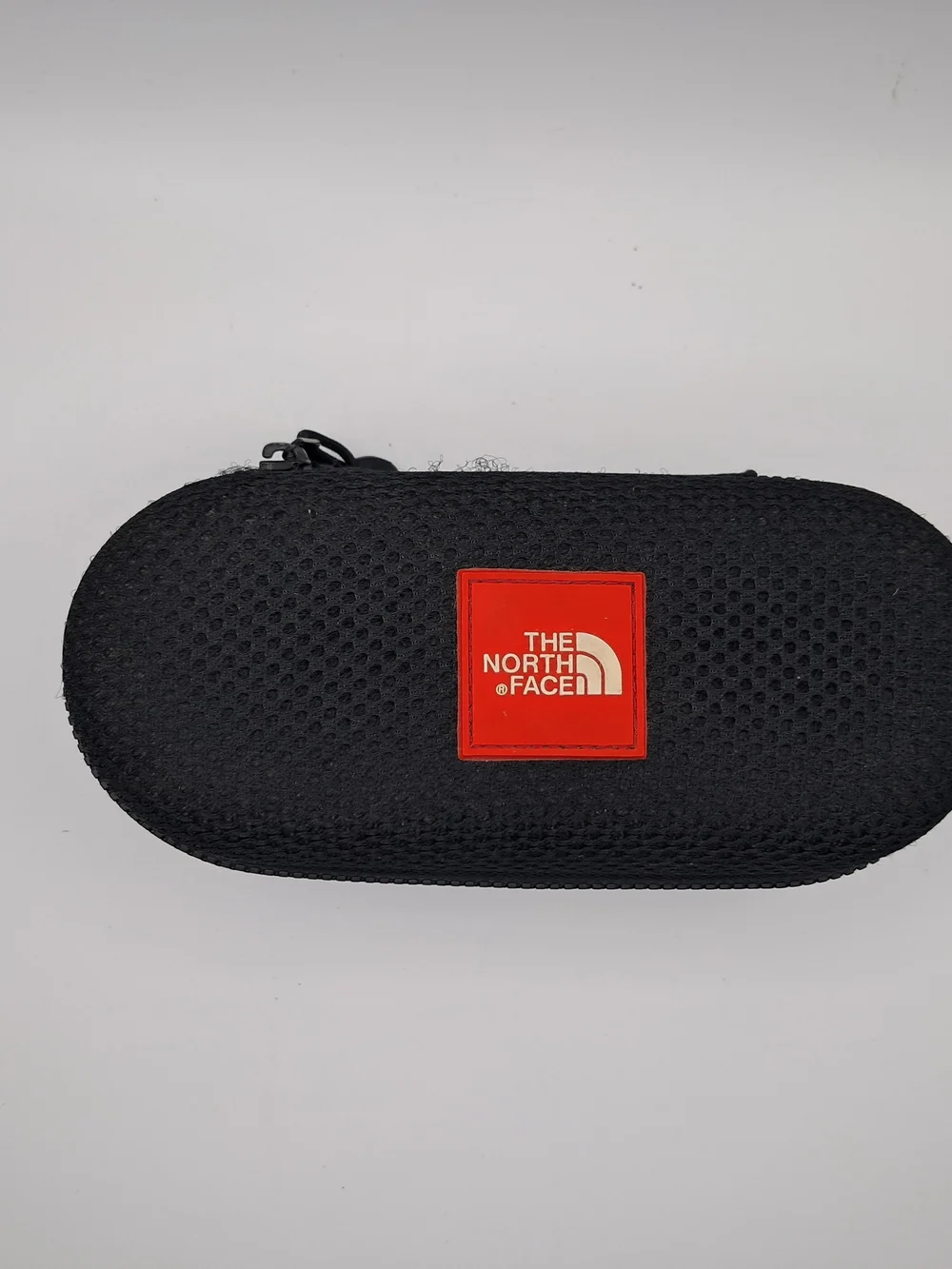 The North Face Black Mesh Hard Shell Sunglasses Case Zippered Box Red Logo Badge